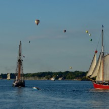 Sailing boats with balloons